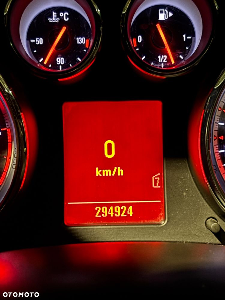 Opel Insignia - 16