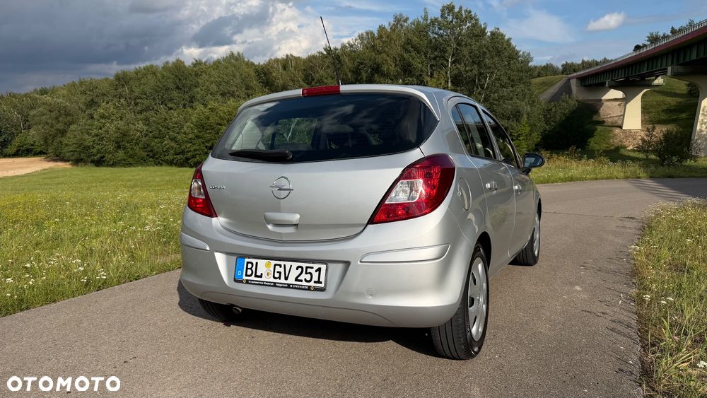 Opel Corsa 1.4 16V Color Edition - 32