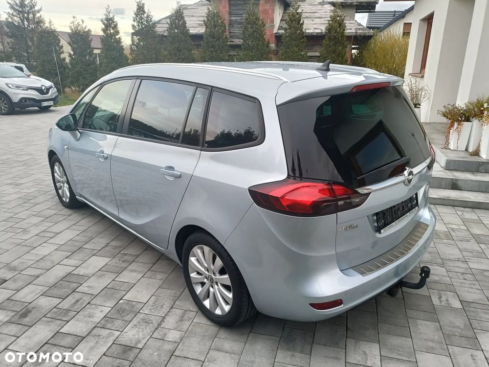 Opel Zafira - 10