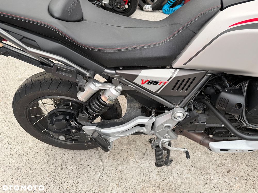 Moto Guzzi V85 - 22