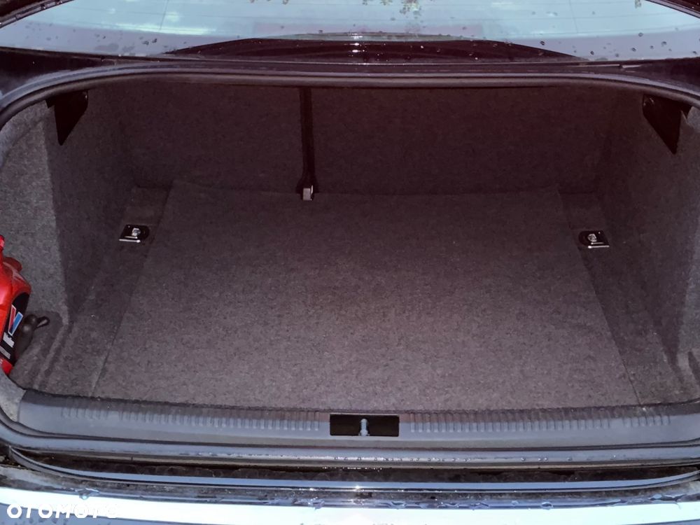 Audi A4 Limousine 1.6 - 13