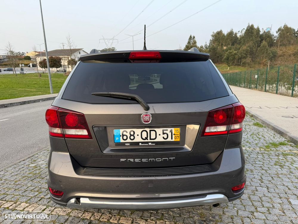 Fiat Freemont 2.0 M-Jet Urban - 11