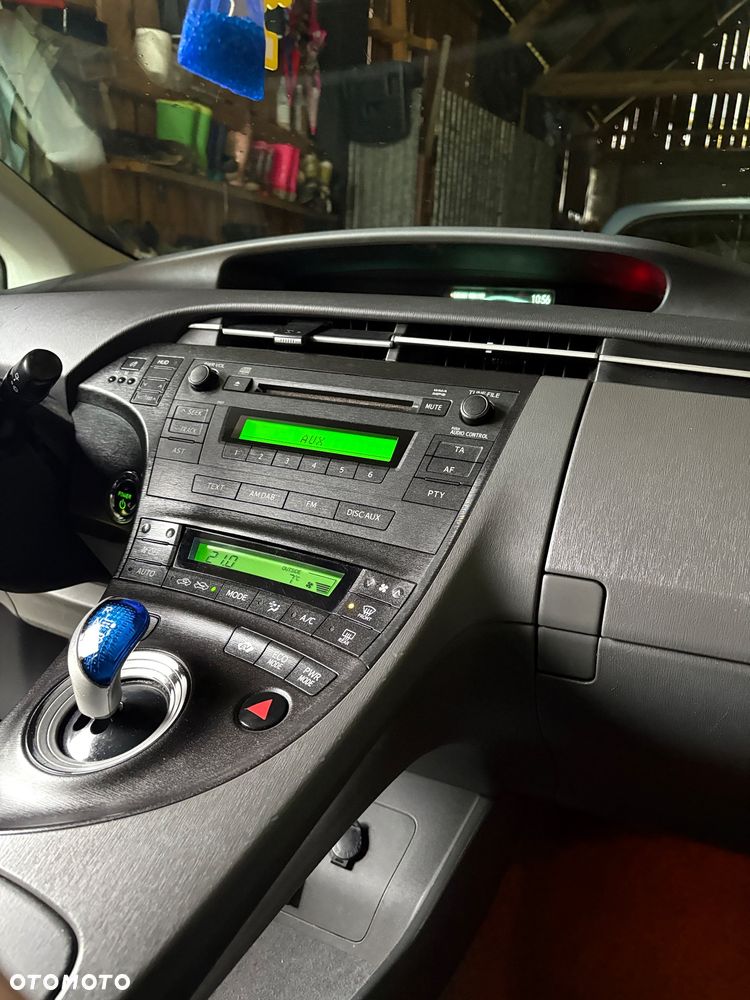 Toyota Prius 1.8 HSD Prestige - 10