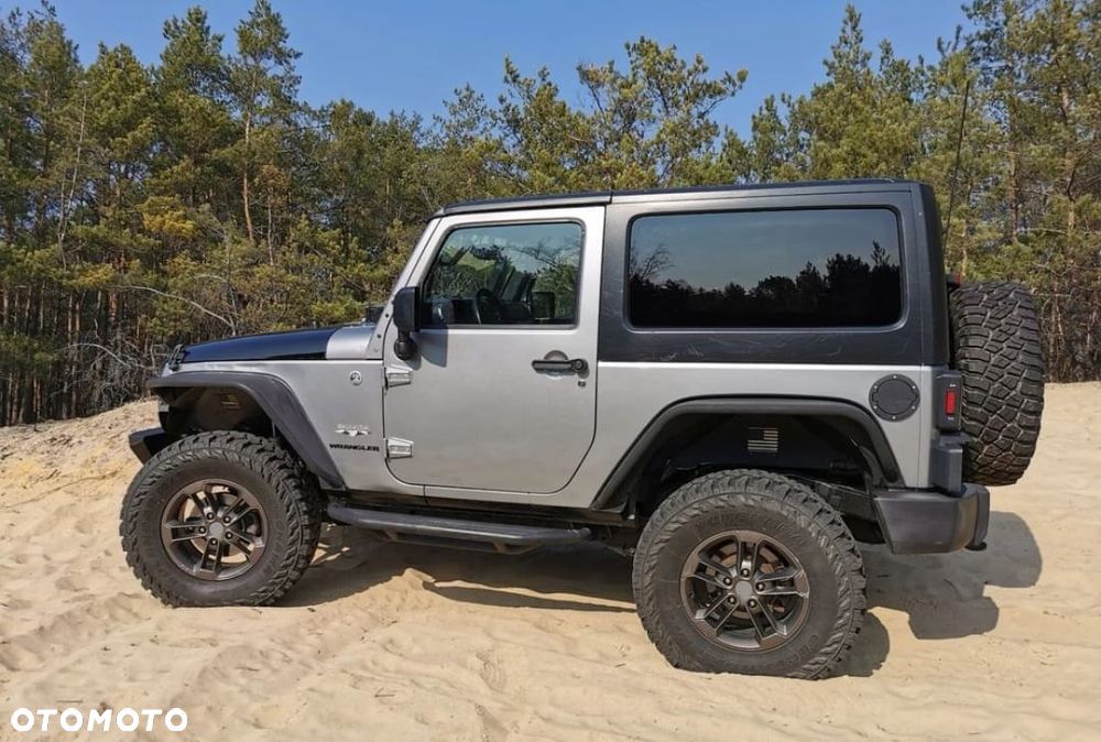 Jeep Wrangler - 4