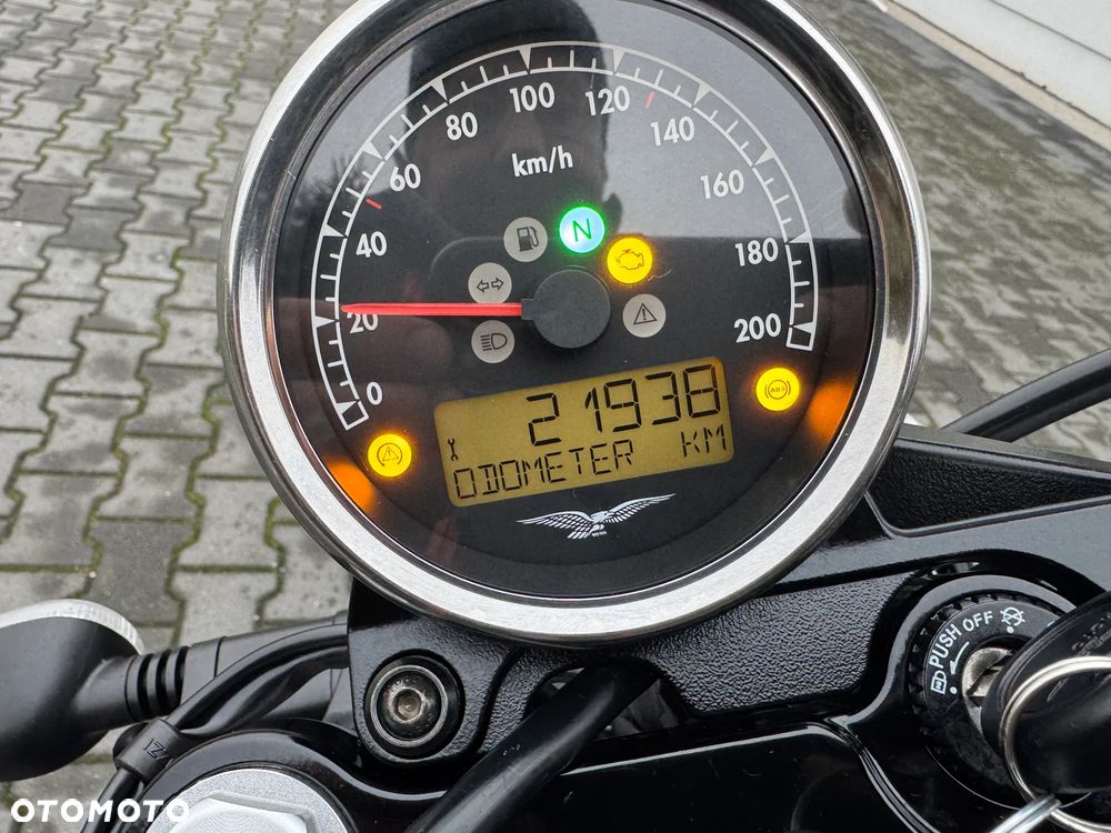Moto Guzzi V7 - 30