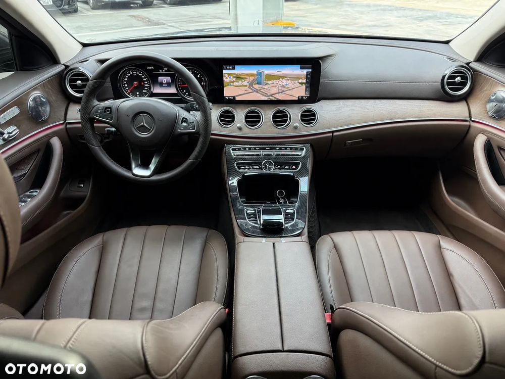 Mercedes-Benz Klasa E 220 d 4Matic 9G-TRONIC Exclusive - 9
