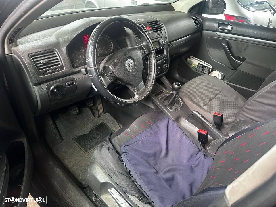 VW Jetta 1.9 TDi Confortline - 2