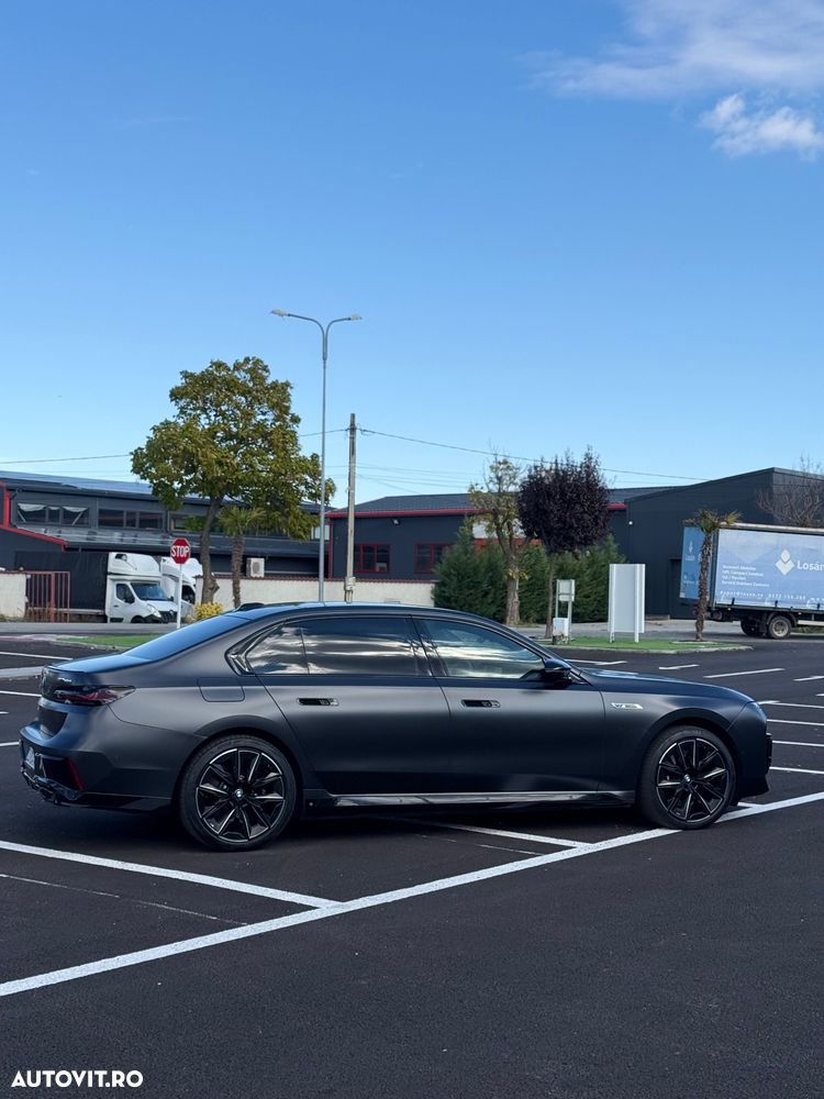 BMW M7 M760e xDrive - 9
