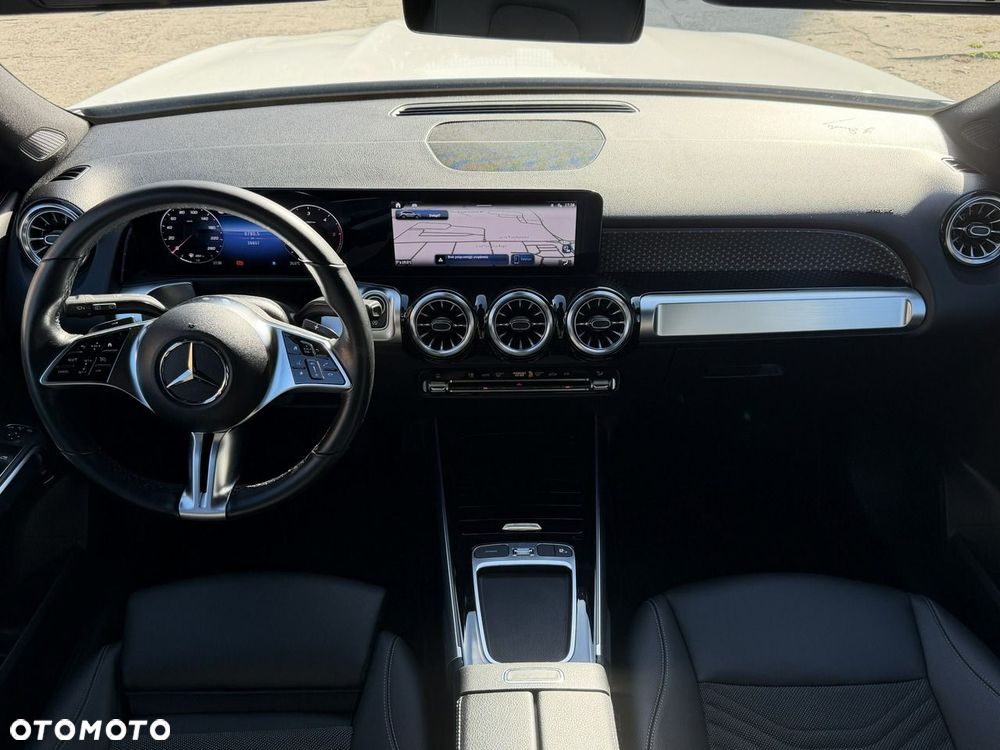 Mercedes-Benz GLB - 13
