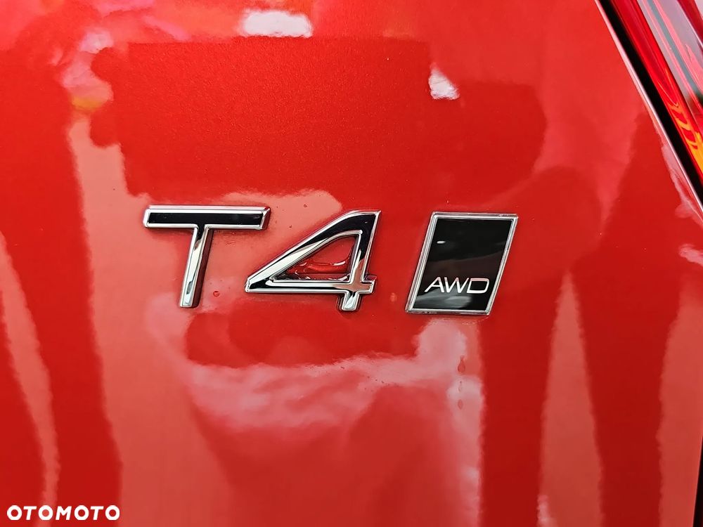 Volvo XC 40 T4 AWD Momentum Pro - 27