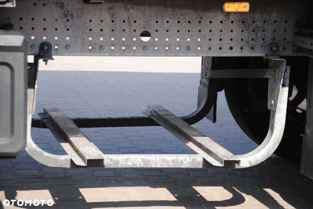 Schmitz Cargobull Podnoszona oś, kosz paletowy - 14