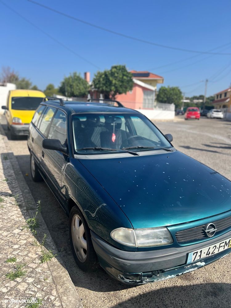 Opel Astra Caravan 1.4i Club - 2
