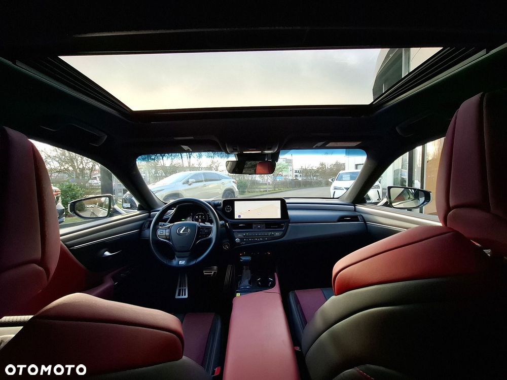 Lexus ES 300h F Sport Edition - 28