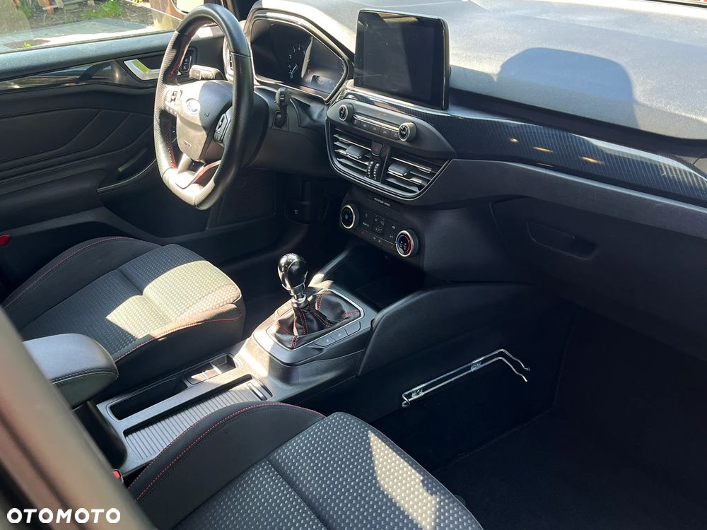 Ford Focus 1.0 EcoBoost Start-Stopp-System ST-LINE STYLE - 9
