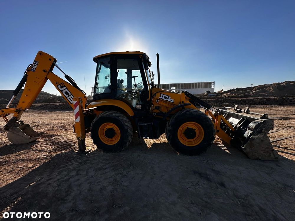 JCB 4 CX - 3