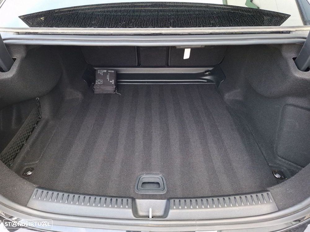 Mercedes-Benz E 220 - 26