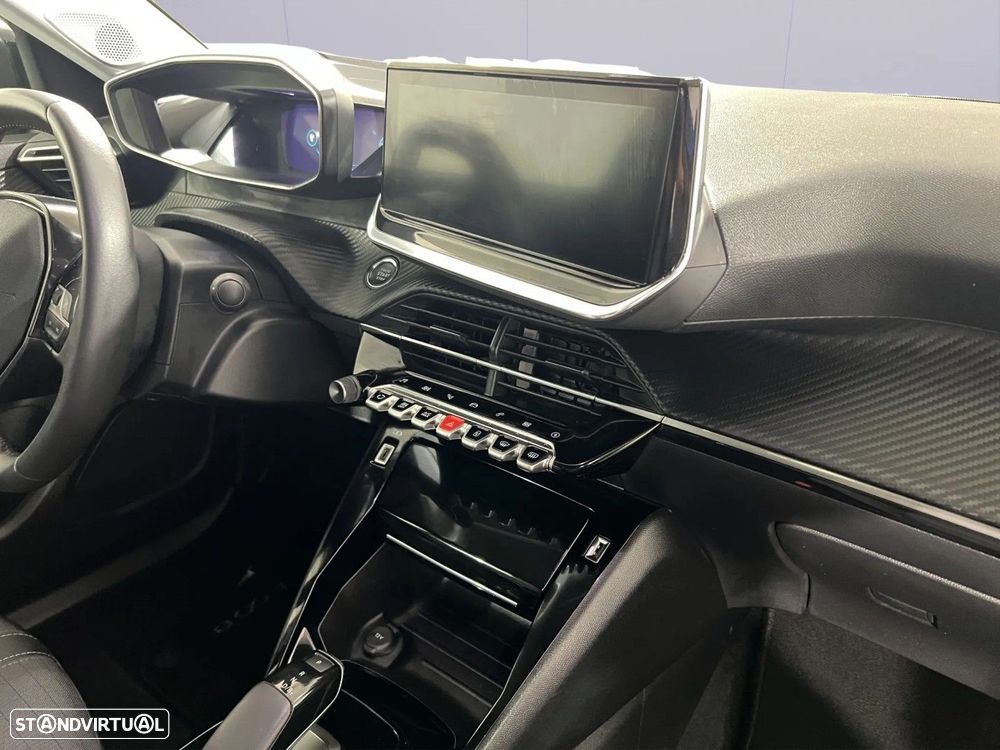 Peugeot e-2008 - 12