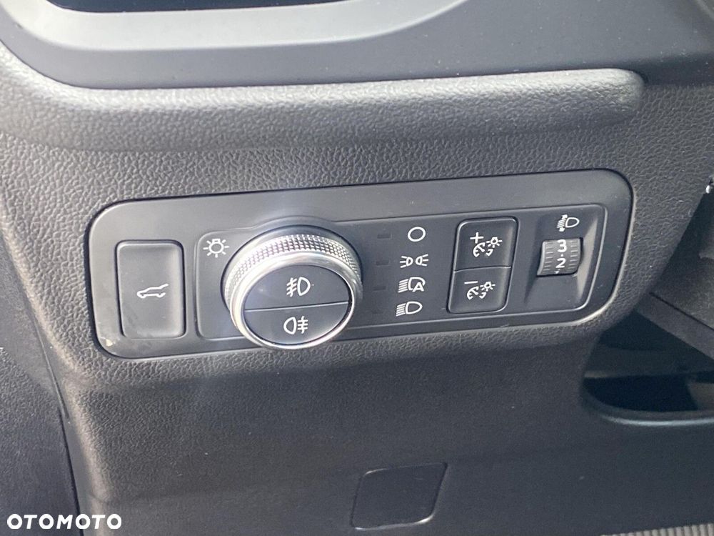 Ford Kuga - 10