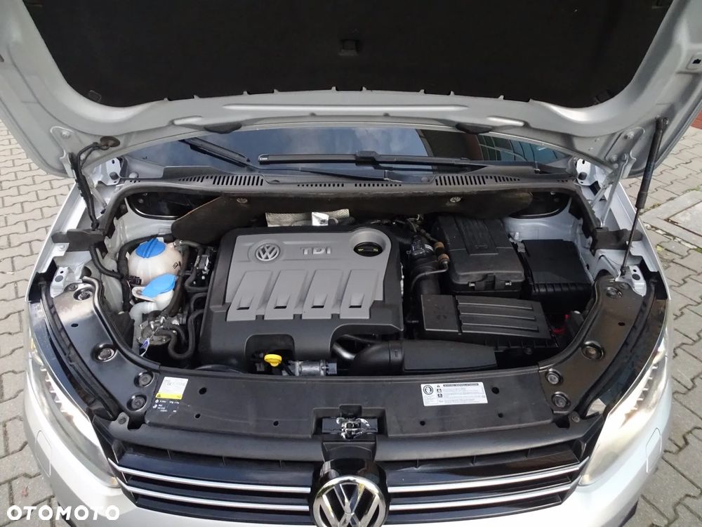 Volkswagen Touran 1.6 TDI DPF BlueMotion Technology Comfortline - 20