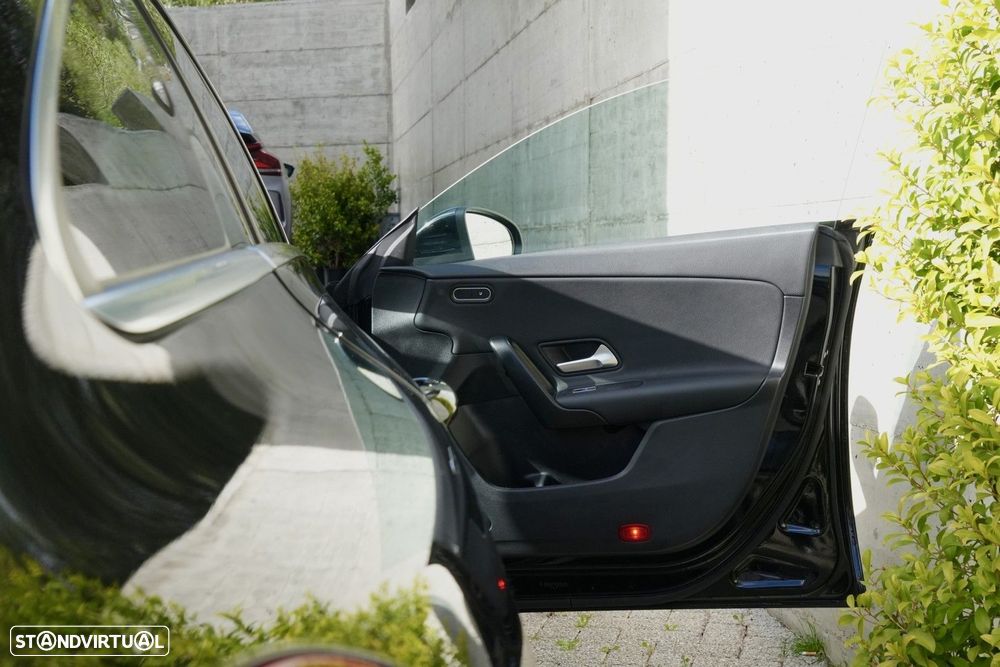 Mercedes-Benz CLA 180 Standard - 26