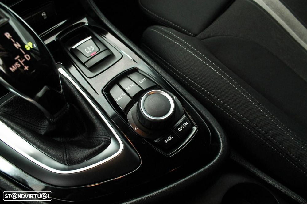 BMW 216 Active Tourer d Auto - 19