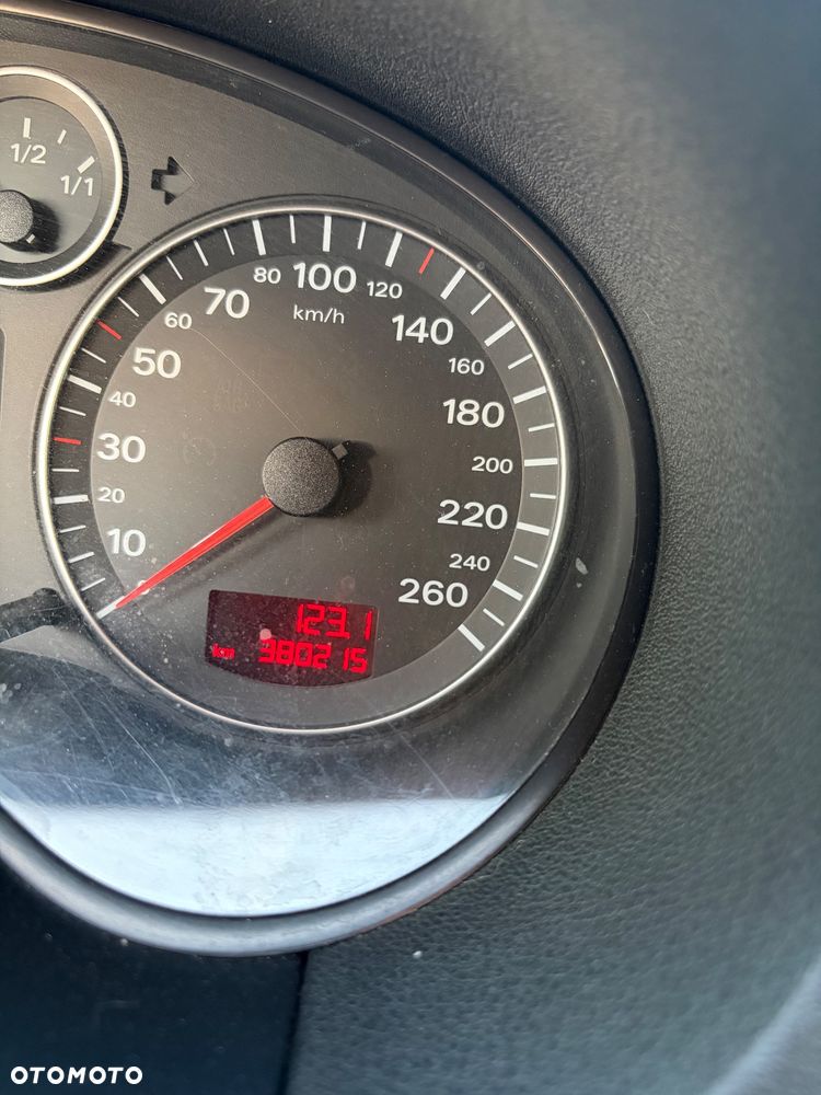 Audi A3 Sportback 1.9 TDI Ambiente - 12