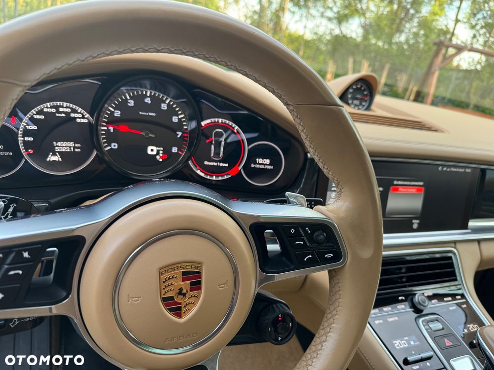Porsche Panamera 4S - 20