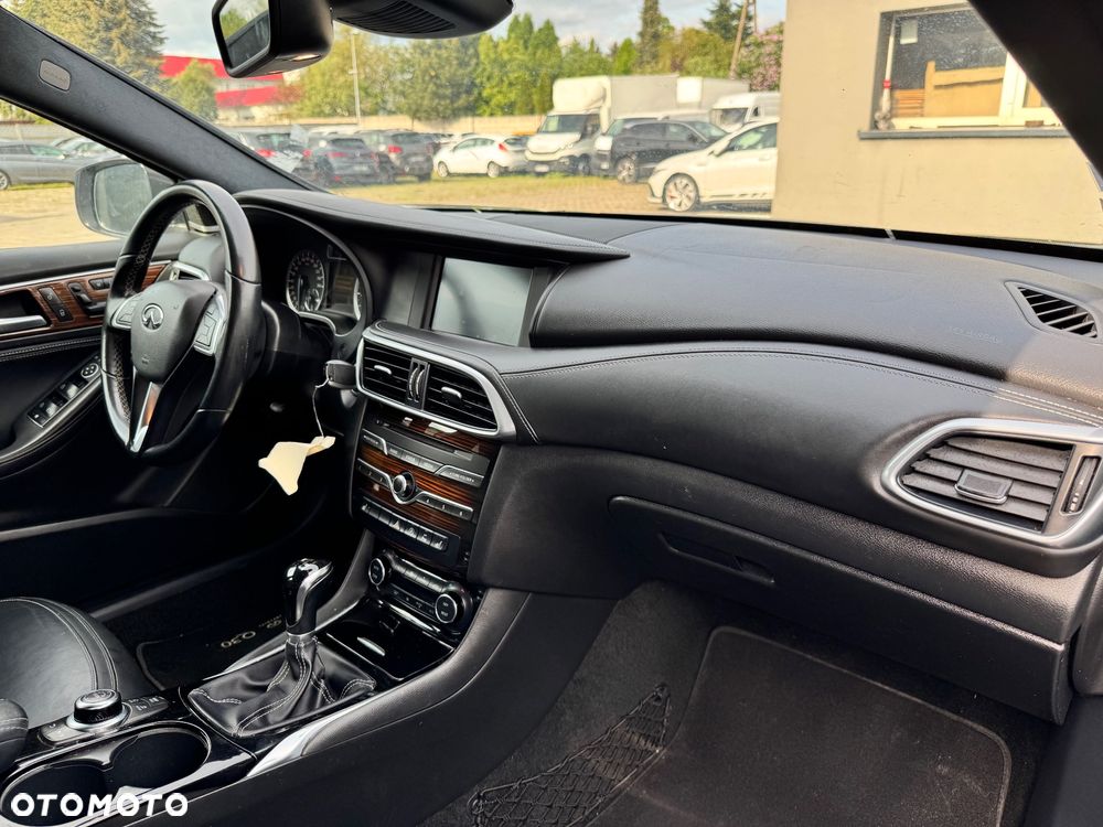 Infiniti Q30 1.5d - 10