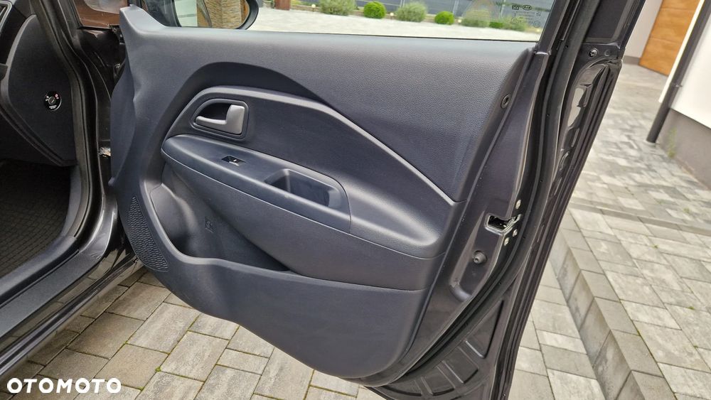 Kia Rio - 26