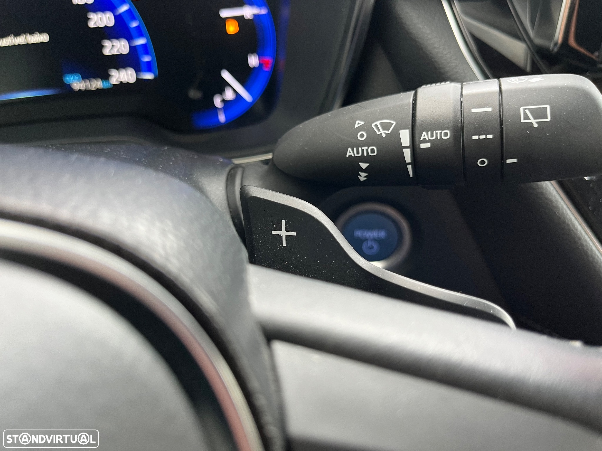 Toyota Corolla 2.0 Hybrid Luxury Black - 26