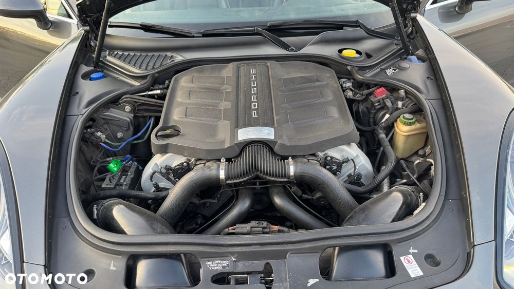 Porsche Panamera 4S - 18