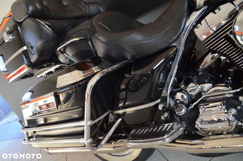 Harley-Davidson FLHT Electra Glide Standard - 13