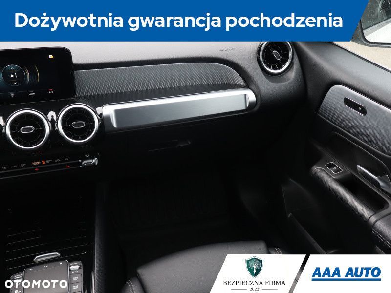 Mercedes-Benz GLB - 10