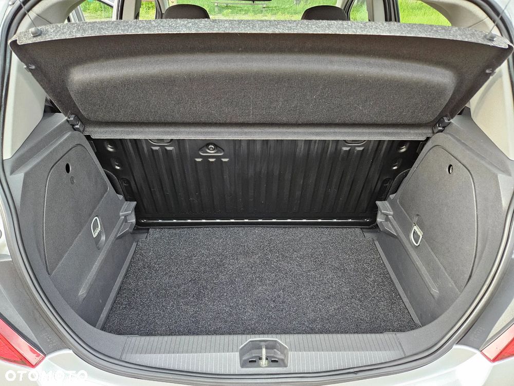Opel Corsa 1.2 16V Essentia - 21