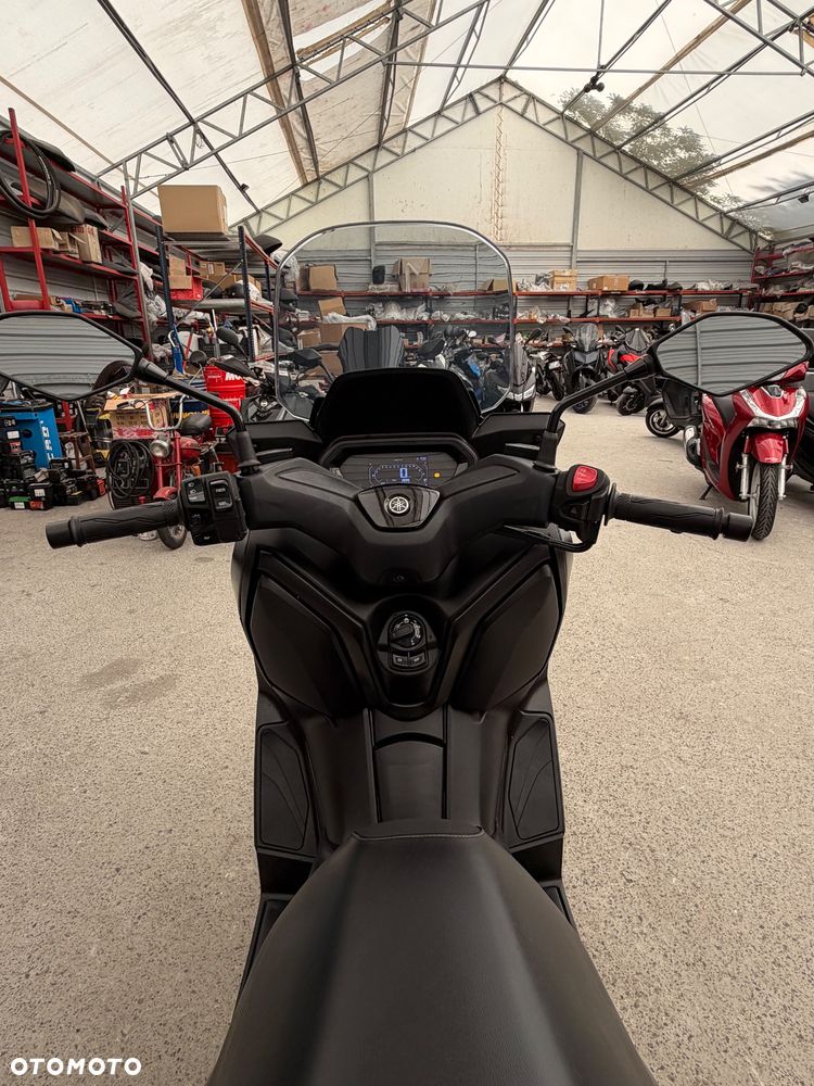 Yamaha X-max - 10