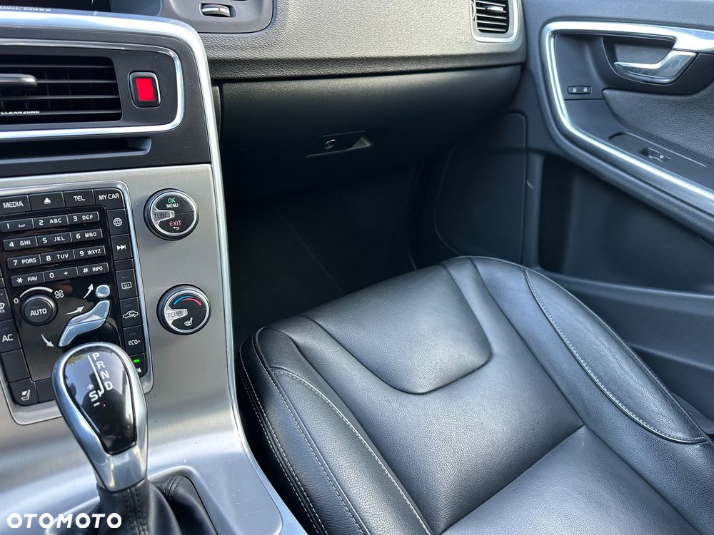 Volvo V60 D3 Geartronic Momentum - 17