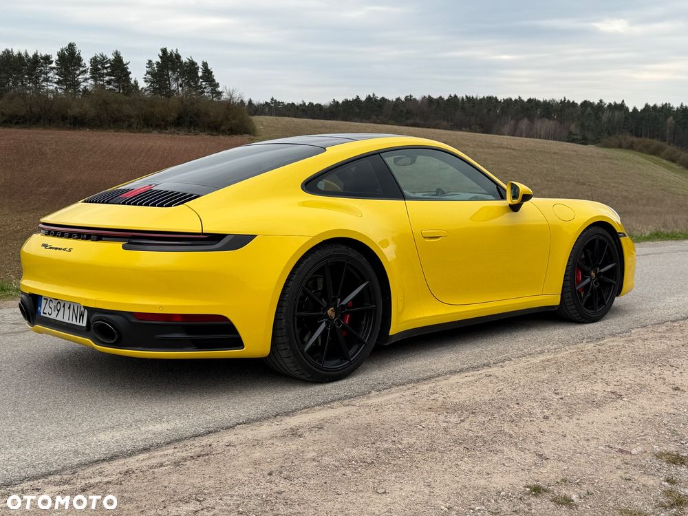 Porsche 911 Carrera 4S - 3