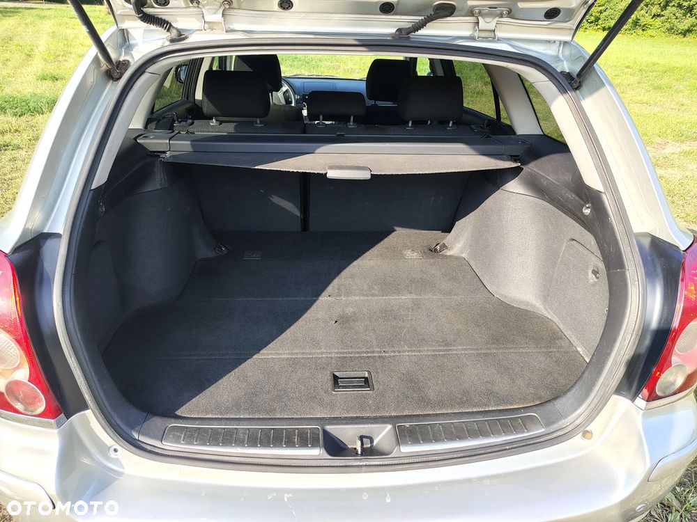 Toyota Avensis 2.0 D-4D Luna - 10