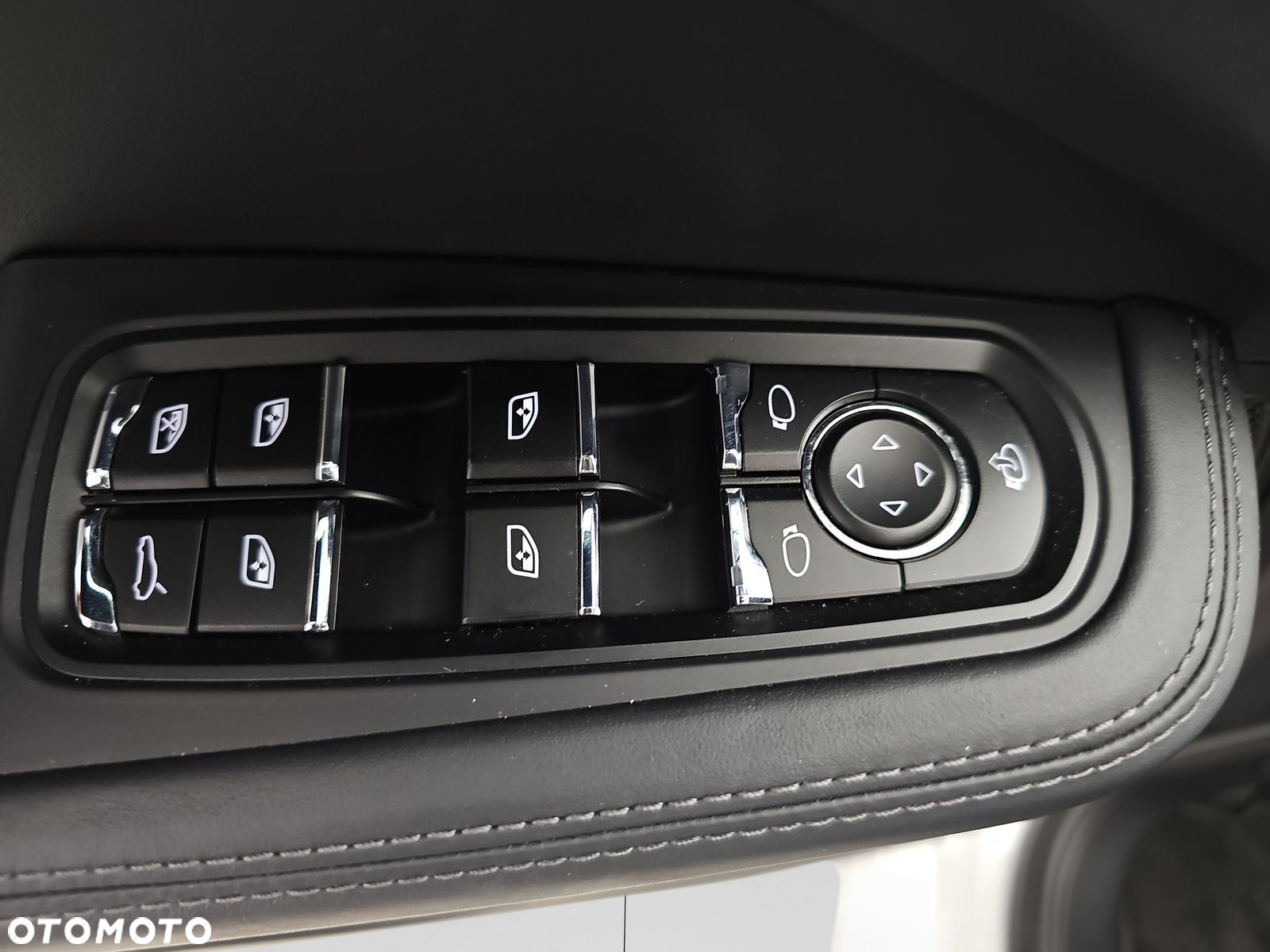 Porsche Macan T - 10