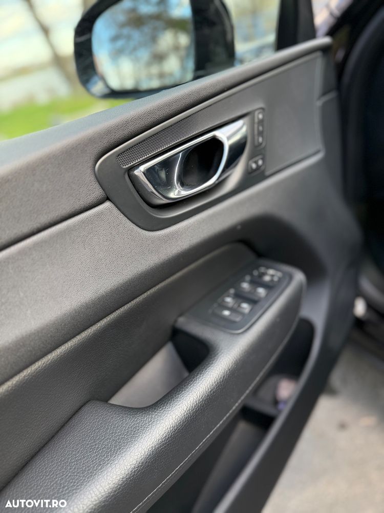 Volvo XC 60 D5 AWD Geartronic Inscription - 9