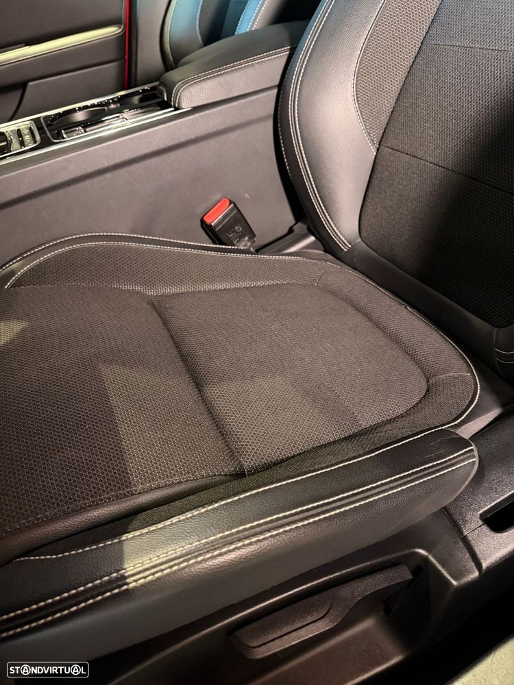 Jaguar XE 2.0 D R-Dynamic S - 45