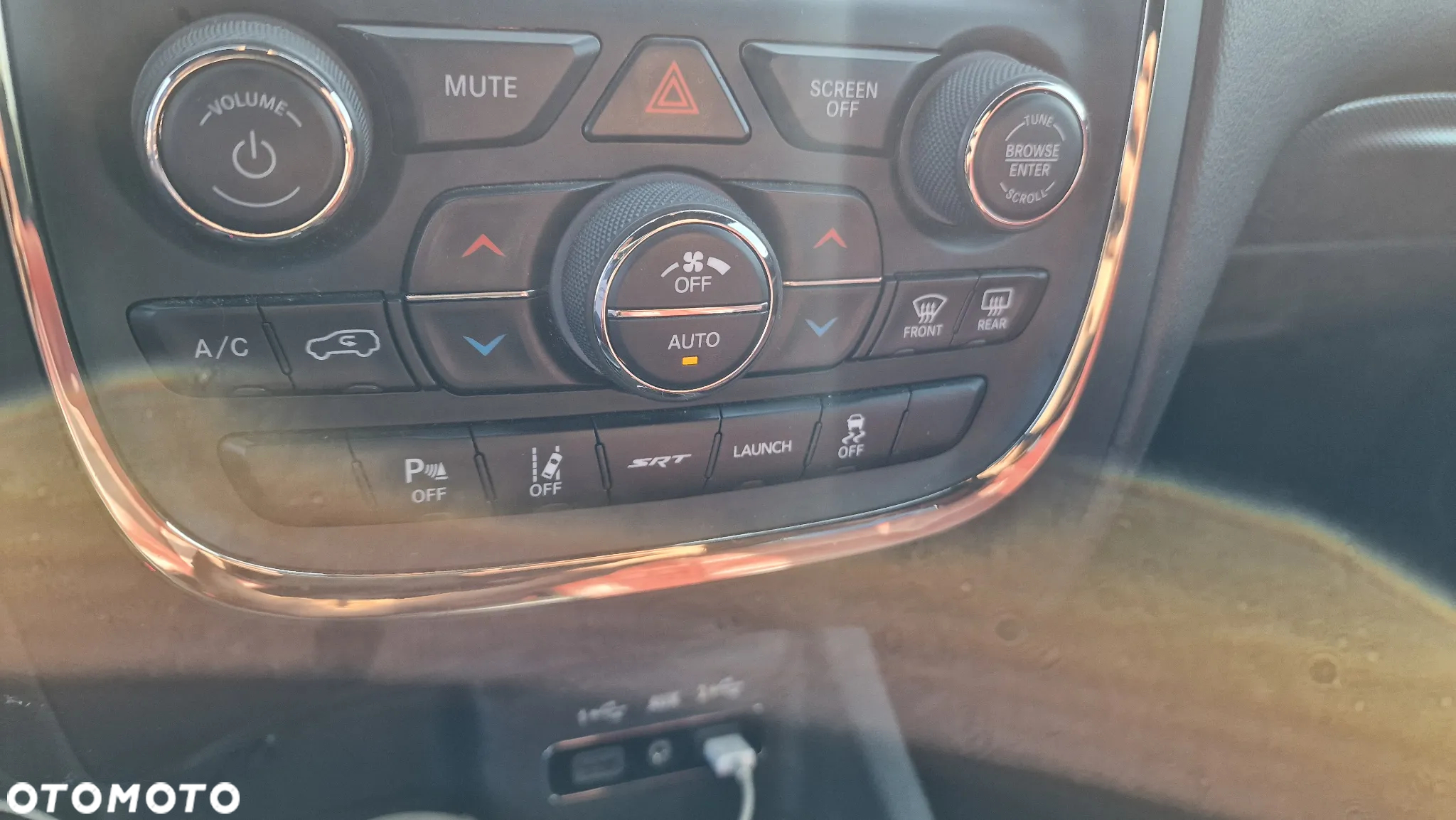 Dodge Durango 6.4 SRT - 31
