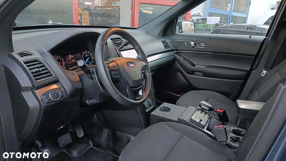 Ford Explorer - 25
