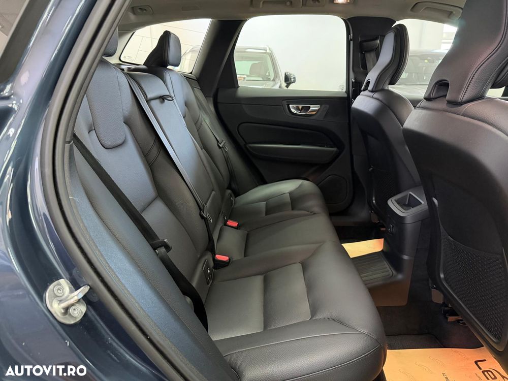 Volvo XC 60 T6 AWD Recharge Geartronic Inscription - 17