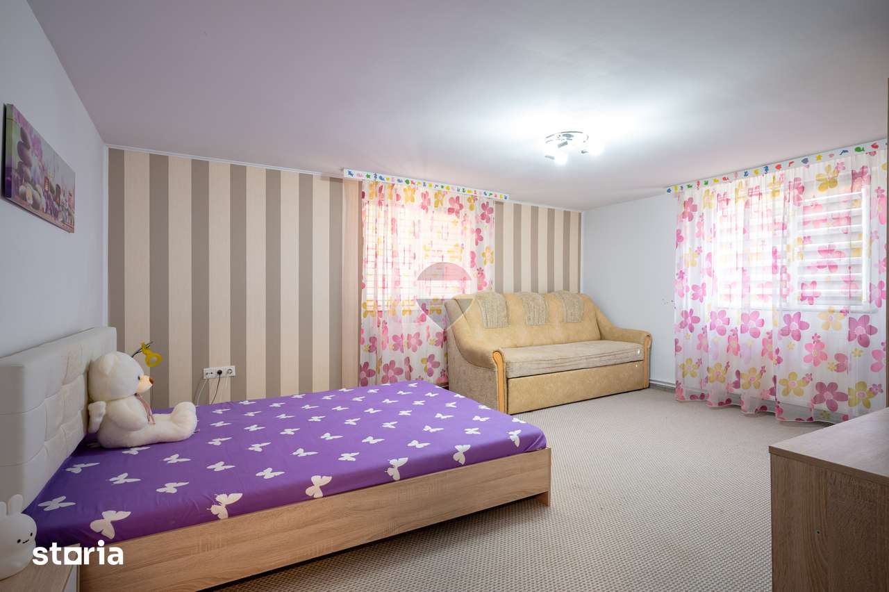 Apartament cu 3 camere, parcare, curte si spațiu depozitare în Sacele — fotografia 2