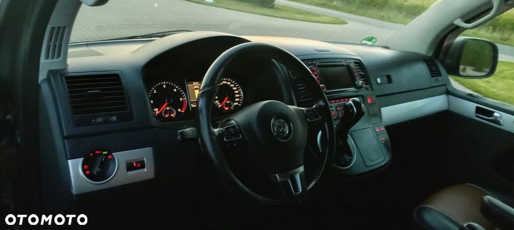 Volkswagen Multivan - 13