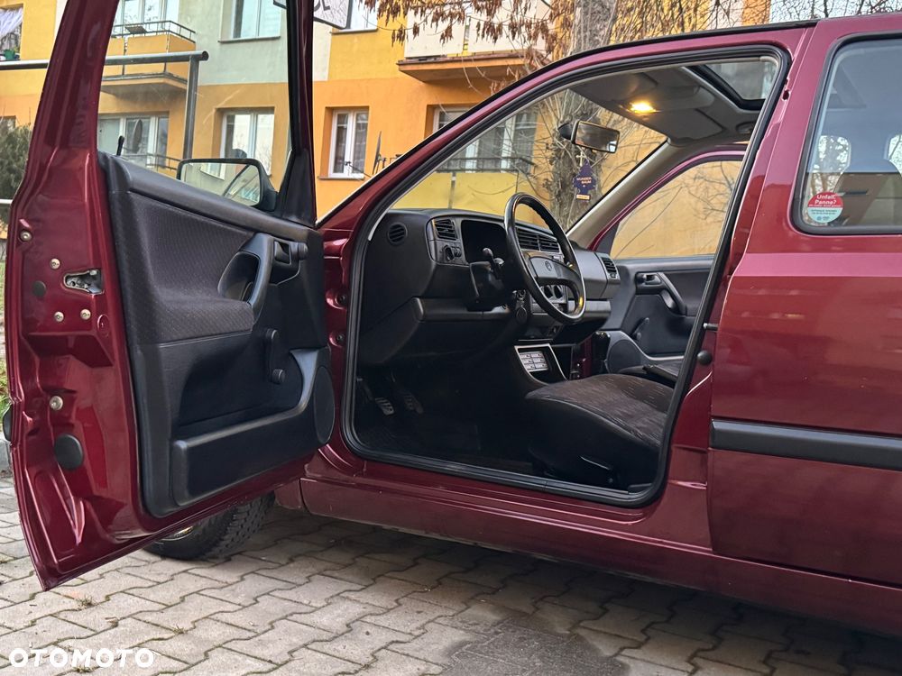 Volkswagen Golf 1.6 - 5