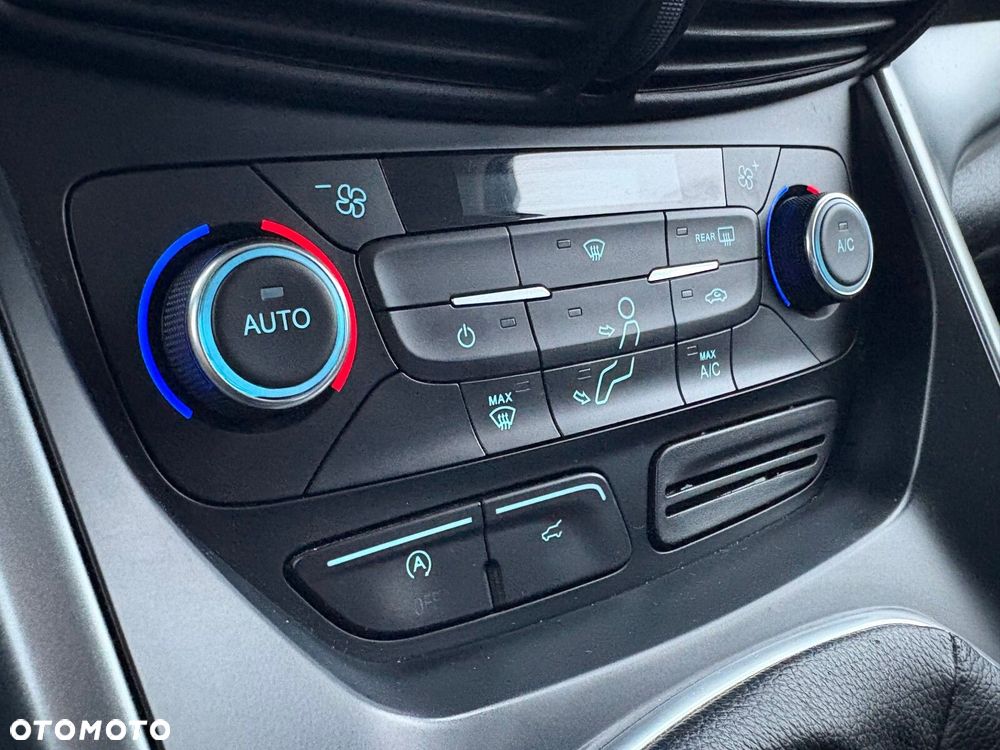 Ford Kuga - 26