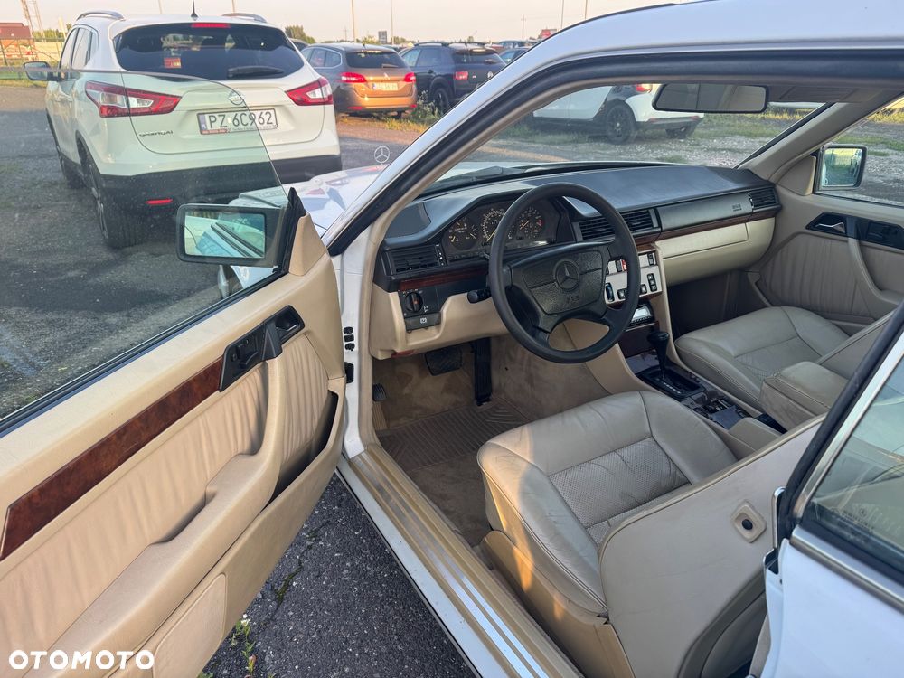 Mercedes-Benz Klasa E 320 - 15