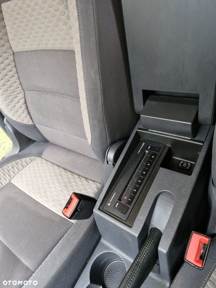 Volkswagen Touran 2.0 TDI DPF Cross - 11